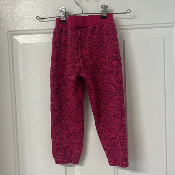 Hello Kitty pull on pants. Elastic waist and cuffs on bottom legs. 3 t. - Picture 3 of 4